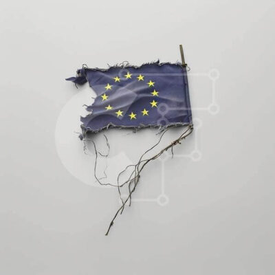 Intra Συλλεκτικό Ξύλινο Παζλ Plywood 4mm - Σπασμένη σημαία της Ευρωπαϊκής Ένωσης Σε Ξύλινο Κουτί - Διαστάσεις Puzzle: 10x10 cm – 25 κομμάτια - Image 1