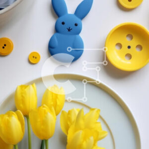 Intra Συλλεκτικό Ξύλινο Παζλ Plywood  4mm - Σετ πασχαλινό τραπέζι με κίτρινες τουλίπες και στολίδια λαγουδάκι Σε Ξύλινο Κουτί - Διαστάσεις: 10x10 cm – 25 κομμάτια