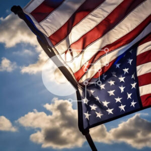 Intra Συλλεκτικό Ξύλινο Παζλ Plywood  4mm - Αμερικανική σημαία που κυματίζει στον άνεμο ενάντια στον συννεφιασμένο ουρανό Σε Ξύλινο Κουτί - Διαστάσεις Puzzle: 10x10 cm – 25 κομμάτια