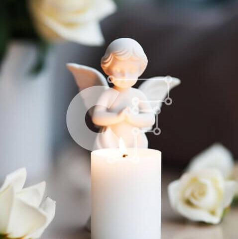 Intra Συλλεκτικό Ξύλινο Παζλ Plywood  4mm - Θρησκευτικό κερί με ειδώλιο αγγέλου και λευκά τριαντάφυλλα Σε Ξύλινο Κουτί - Διαστάσεις Puzzle: 10x10 cm – 25 κομμάτια - Image 1