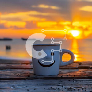 Intra Συλλεκτικό Ξύλινο Παζλ Plywood  4mm - Smiley φλιτζάνι καφέ με θέα το ηλιοβασίλεμα δίπλα στον ωκεανό Σε Ξύλινο Κουτί - Διαστάσεις: 10x10 cm – 25 κομμάτια