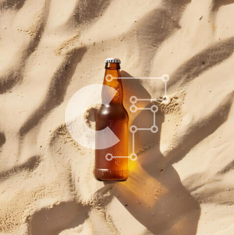 Intra Συλλεκτικό Ξύλινο Παζλ Plywood  4mm - Άδειο μπουκάλι μπύρας στην παραλία Σε Ξύλινο Κουτί - Διαστάσεις: 10x10 cm – 25 κομμάτια - Image 1