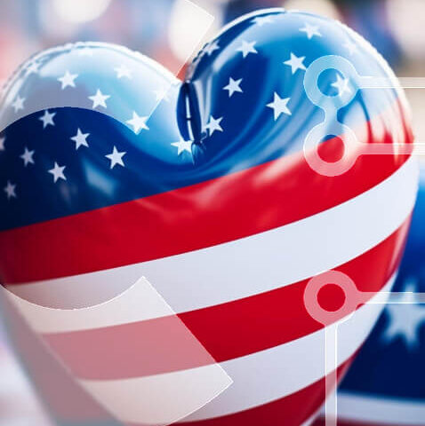 Intra Συλλεκτικό Ξύλινο Παζλ Plywood 4mm - Μπαλόνια αμερικανικής σημαίας σε σχήμα καρδιάς για τους εορτασμούς της 4ης Ιουλίου Σε Ξύλινο Κουτί - Διαστάσεις: 10x10 cm – 25 κομμάτια - Image 1