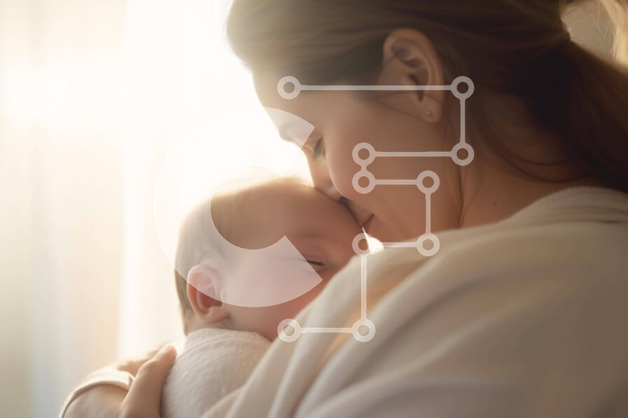 Intra Συλλεκτικό Ξύλινο Παζλ Plywood  4mm - Μητέρα που κρατά το μωρό με το φως του ήλιου μέσα από το παράθυρο Σε Ξύλινο Κουτί - Διαστάσεις Puzzle: 10x10 cm – 25 κομμάτια