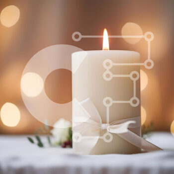 Intra Συλλεκτικό Ξύλινο Παζλ Plywood  4mm - Αναμμένο λευκό κερί με πολύχρωμα φώτα Bokeh και λουλούδια Σε Ξύλινο Κουτί - Διαστάσεις: 10x10 cm – 25 κομμάτια - Image 1