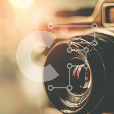 Intra Συλλεκτικό Ξύλινο Παζλ Plywood  4mm - Vintage κάμερα με θολό φόντο Σε Ξύλινο Κουτί - Διαστάσεις: 10x10 cm – 25 κομμάτια - Image 1