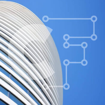 Intra Συλλεκτικό Ξύλινο Παζλ Plywood  4mm - Σύγχρονο λευκό κτήριο με σκιαγραφία ενάντια στο μπλε ουρανό Σε Ξύλινο Κουτί - Διαστάσεις Puzzle: 10x10 cm – 25 κομμάτια - Image 1