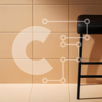 Intra Συλλεκτικό Ξύλινο Παζλ Plywood  4mm - Μαύρο σκαμπό μπαρ μπροστά από πορτοκαλί τοίχο με πλακάκια Σε Ξύλινο Κουτί - Διαστάσεις Puzzle: 10x10 cm – 25 κομμάτια - Image 1