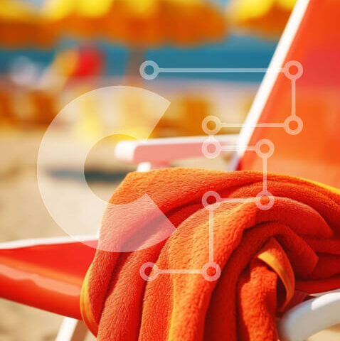 Intra Συλλεκτικό Ξύλινο Παζλ Plywood  4mm - Καρέκλα και ομπρέλες παραλίας σε μια αμμώδη παραλία Σε Ξύλινο Κουτί - Διαστάσεις Puzzle: 10x10 cm – 25 κομμάτια - Image 1