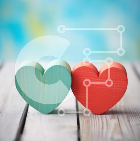 Intra Συλλεκτικό Ξύλινο Παζλ Plywood  4mm - Δύο ξύλινες καρδιές στο τραπέζι Σε Ξύλινο Κουτί - Διαστάσεις Puzzle: 10x10 cm – 25 κομμάτια - Image 1