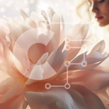 Intra Συλλεκτικό Ξύλινο Παζλ Plywood  4mm - Όμορφη ξανθιά γυναίκα με ροζ λουλούδι από το ανοιχτό παράθυρο Σε Ξύλινο Κουτί - Διαστάσεις Puzzle: 10x10 cm – 25 κομμάτια - Image 1