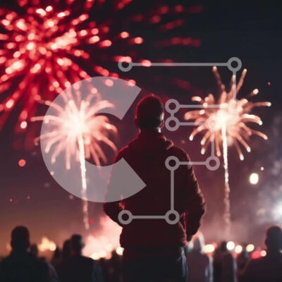 Intra Συλλεκτικό Ξύλινο Παζλ Plywood 4mm - Ομάδα ανθρώπων που παρακολουθούν πυροτεχνήματα στον νυχτερινό ουρανό Σε Ξύλινο Κουτί - Διαστάσεις: 10x10 cm – 25 κομμάτια - Image 1