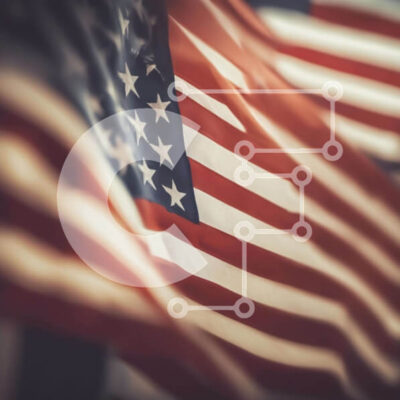 Intra Συλλεκτικό Ξύλινο Παζλ Plywood  4mm - Αμερικανικές σημαίες που κυματίζουν στον άνεμο Σε Ξύλινο Κουτί - Διαστάσεις Puzzle: 10x10 cm – 25 κομμάτια - Image 1