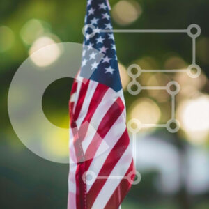 Intra Συλλεκτικό Ξύλινο Παζλ Plywood  4mm - Αμερικανική σημαία στις 4 Ιουλίου Σε Ξύλινο Κουτί - Διαστάσεις: 10x10 cm – 25 κομμάτια