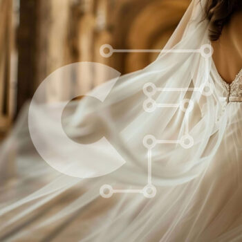 Intra Συλλεκτικό Ξύλινο Παζλ Plywood  4mm - Ρομαντική στιγμή γάμου: Νύφη με κομψό φόρεμα Σε Ξύλινο Κουτί - Διαστάσεις Puzzle: 10x10 cm – 25 κομμάτια - Image 1