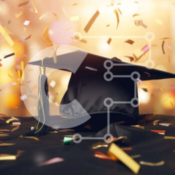 Intra Συλλεκτικό Ξύλινο Παζλ Plywood  4mm - Μαύρο Καπάκι αποφοίτησης με κομφετί Σε Ξύλινο Κουτί - Διαστάσεις Puzzle: 10x10 cm – 25 κομμάτια - Image 1