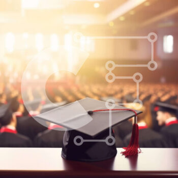 Intra Συλλεκτικό Ξύλινο Παζλ Plywood  4mm - Καπάκι αποφοίτησης στο βάθρο Σε Ξύλινο Κουτί - Διαστάσεις Puzzle: 10x10 cm – 25 κομμάτια - Image 1