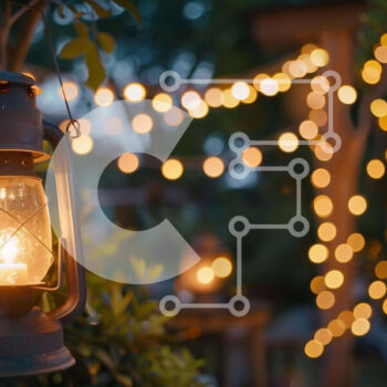 Intra Συλλεκτικό Ξύλινο Παζλ Plywood  4mm - Παλιομοδίτικο φανάρι που κρέμεται από το δέντρο Σε Ξύλινο Κουτί - Διαστάσεις Puzzle: 10x10 cm – 25 κομμάτια - Image 1