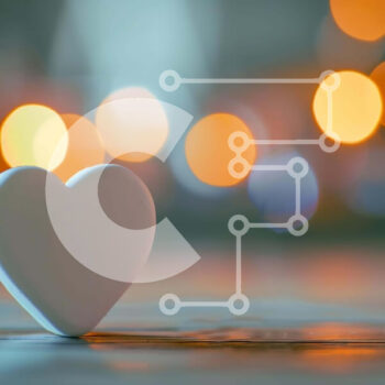 Intra Συλλεκτικό Ξύλινο Παζλ Plywood  4mm - Ρομαντική σκηνή με λευκό αντικείμενο σε σχήμα καρδιάς και κεριά Σε Ξύλινο Κουτί - Διαστάσεις Puzzle: 10x10 cm – 25 κομμάτια - Image 1