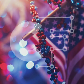 Intra Συλλεκτικό Ξύλινο Παζλ Plywood  4mm - Αμερικανική σημαία και κόκκινες, λευκές και μπλε χάντρες για τις 4 Ιουλίου Σε Ξύλινο Κουτί - Διαστάσεις: 10x10 cm – 25 κομμάτια - Image 1