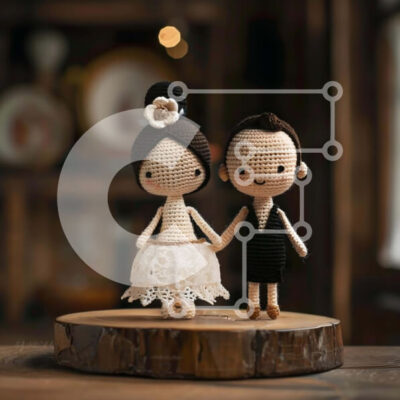 Intra Συλλεκτικό Ξύλινο Παζλ Plywood  4mm - Κροσέ κούκλες που κρατούν τα χέρια σε ξύλινο κούτσουρο Σε Ξύλινο Κουτί - Διαστάσεις Puzzle: 10x10 cm – 25 κομμάτια - Image 1