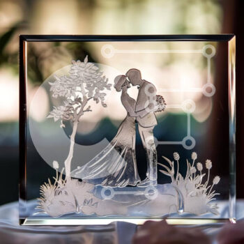 Intra Συλλεκτικό Ξύλινο Παζλ Plywood  4mm - Γυάλινο γλυπτό του ζεύγους που φιλά Σε Ξύλινο Κουτί - Διαστάσεις Puzzle: 10x10 cm – 25 κομμάτια - Image 1