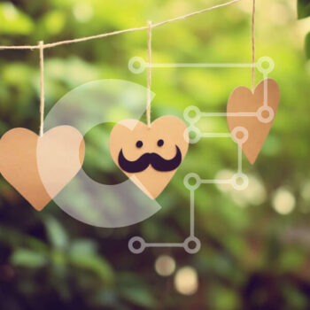 Intra Συλλεκτικό Ξύλινο Παζλ Plywood  4mm - Υπέροχες χάρτινες διακοσμήσεις σε σχήμα καρδιάς με μουστάκια Σε Ξύλινο Κουτί - Διαστάσεις Puzzle: 10x10 cm – 25 κομμάτια - Image 1