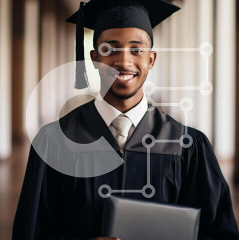 Intra Συλλεκτικό Ξύλινο Παζλ Plywood  4mm - Άνδρας Πτυχιούχος με ενδυμασία αποφοίτησης με ανοιχτό φορητό υπολογιστή ανάμεσα στις στήλες Σε Ξύλινο Κουτί - Διαστάσεις Puzzle: 10x10 cm – 25 κομμάτια - Image 1