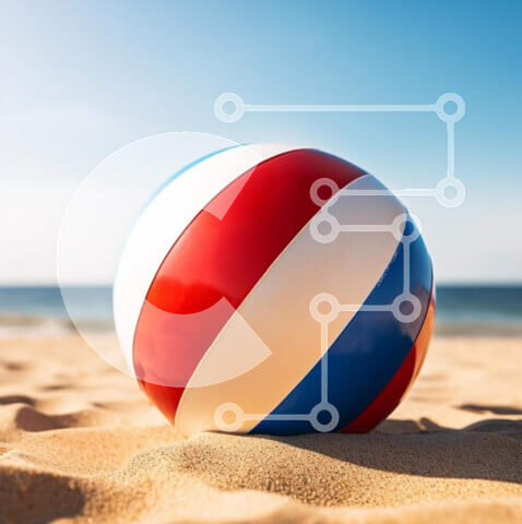 Intra Συλλεκτικό Ξύλινο Παζλ Plywood 4mm - Πολύχρωμη μπάλα παραλίας στην αμμώδη ακτή δίπλα στον ωκεανό Σε Ξύλινο Κουτί - Διαστάσεις: 10x10 cm – 25 κομμάτια - Image 1