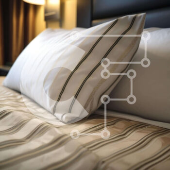 Intra Συλλεκτικό Ξύλινο Παζλ Plywood  4mm - Λευκό κρεβάτι με ριγέ σεντόνια σε κομψό δωμάτιο ξενοδοχείου Σε Ξύλινο Κουτί - Διαστάσεις Puzzle: 10x10 cm – 25 κομμάτια - Image 1