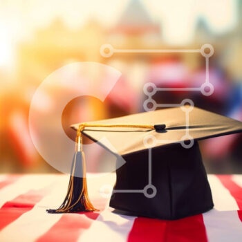 Intra Συλλεκτικό Ξύλινο Παζλ Plywood  4mm - Καπάκι αποφοίτησης στην αμερικανική σημαία Σε Ξύλινο Κουτί - Διαστάσεις Puzzle: 10x10 cm – 25 κομμάτια - Image 1