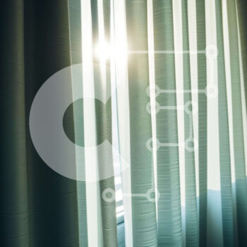 Intra Συλλεκτικό Ξύλινο Παζλ Plywood  4mm - Άνετο υπνοδωμάτιο με ανοιχτές κουρτίνες και φως του ήλιου Σε Ξύλινο Κουτί - Διαστάσεις Puzzle: 10x10 cm – 25 κομμάτια - Image 1