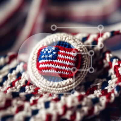 Intra Συλλεκτικό Ξύλινο Παζλ Plywood  4mm - Πατριωτικό κροσέ κουμπί με αμερικανική σημαία Σε Ξύλινο Κουτί - Διαστάσεις Puzzle: 10x10 cm – 25 κομμάτια - Image 1