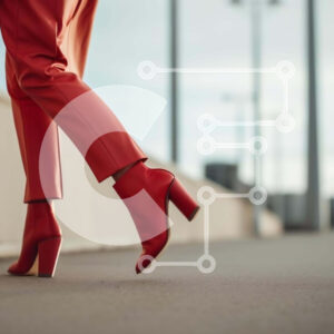 Intra Συλλεκτικό Ξύλινο Παζλ Plywood  4mm - Γυναίκα με κόκκινα ψηλοτάκουνα που περπατά στο πεζοδρόμιο Σε Ξύλινο Κουτί - Διαστάσεις Puzzle: 10x10 cm – 25 κομμάτια