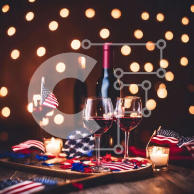 Intra Συλλεκτικό Ξύλινο Παζλ Plywood  4mm - Γιορτή 4ης Ιουλίου με κρασί και πιάτο αμερικανικής σημαίας Σε Ξύλινο Κουτί - Διαστάσεις: 10x10 cm – 25 κομμάτια - Image 1