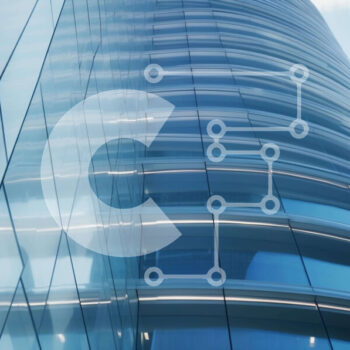 Intra Συλλεκτικό Ξύλινο Παζλ Plywood  4mm - Μοντέρνο γυάλινο κτήριο με μπλε ουρανούς και σύννεφα Σε Ξύλινο Κουτί - Διαστάσεις Puzzle: 10x10 cm – 25 κομμάτια - Image 1