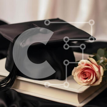 Intra Συλλεκτικό Ξύλινο Παζλ Plywood  4mm - Καπέλο αποφοίτησης και βιβλία με ροζ διακόσμηση Σε Ξύλινο Κουτί - Διαστάσεις Puzzle: 10x10 cm – 25 κομμάτια - Image 1