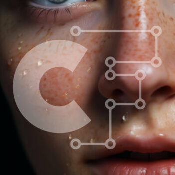 Intra Συλλεκτικό Ξύλινο Παζλ Plywood  4mm - Γυναίκα με φακίδες και σταγόνες νερού στο πρόσωπο Σε Ξύλινο Κουτί - Διαστάσεις Puzzle: 10x10 cm – 25 κομμάτια - Image 1