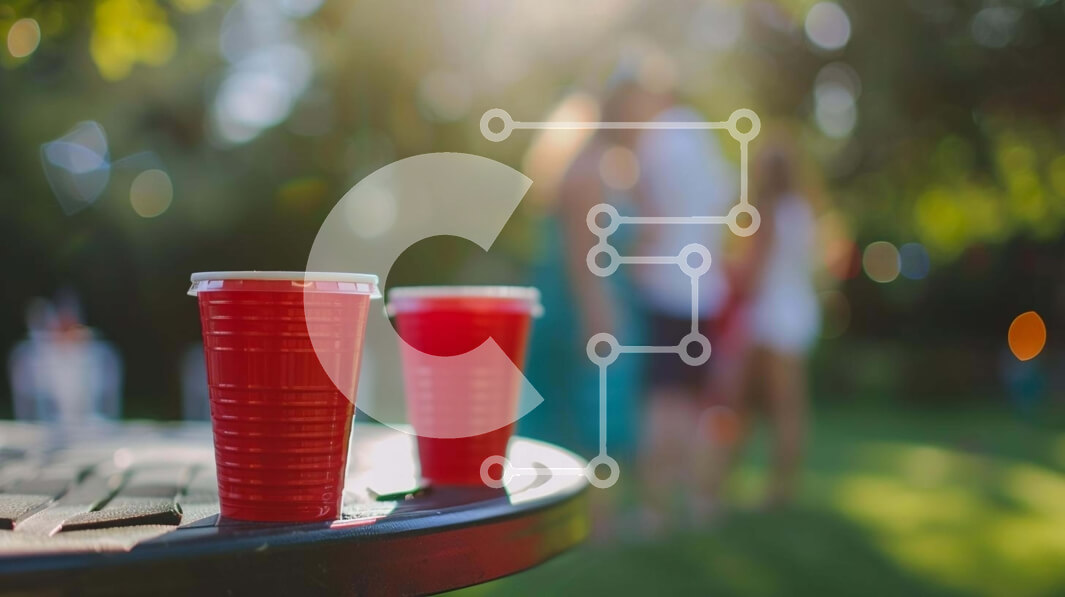 Intra Συλλεκτικό Ξύλινο Παζλ Plywood  4mm - Υπαίθρια συγκέντρωση με κόκκινα κύπελλα στο πάρκο Σε Ξύλινο Κουτί - Διαστάσεις Puzzle: 10x10 cm – 25 κομμάτια