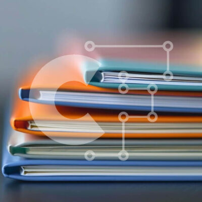 Intra Συλλεκτικό Ξύλινο Παζλ Plywood  4mm - Πολύχρωμη στοίβα βιβλίων με ανοιχτό βιβλίο Σε Ξύλινο Κουτί - Διαστάσεις Puzzle: 10x10 cm – 25 κομμάτια - Image 1