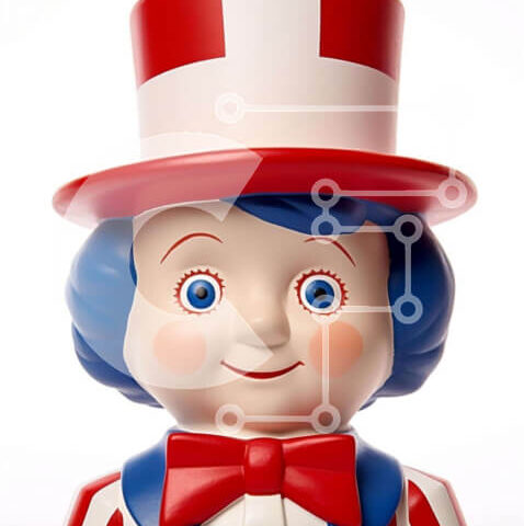 Intra Συλλεκτικό Ξύλινο Παζλ Plywood  4mm - Παιχνίδι κούκλα με καπέλο αμερικανικής σημαίας Σε Ξύλινο Κουτί - Διαστάσεις Puzzle: 10x10 cm – 25 κομμάτια - Image 1