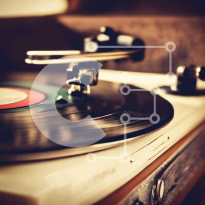 Intra Συλλεκτικό Ξύλινο Παζλ Plywood  4mm - Vintage πικάπ βινυλίου σε ξύλινο τραπέζι Σε Ξύλινο Κουτί - Διαστάσεις: 10x10 cm – 25 κομμάτια - Image 1