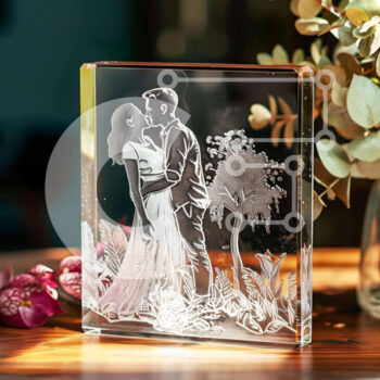 Intra Συλλεκτικό Ξύλινο Παζλ Plywood  4mm - Γυάλινο γλυπτό ρομαντικού ζευγαριού σε περιβάλλον Woodland Σε Ξύλινο Κουτί - Διαστάσεις Puzzle: 10x10 cm – 25 κομμάτια - Image 1