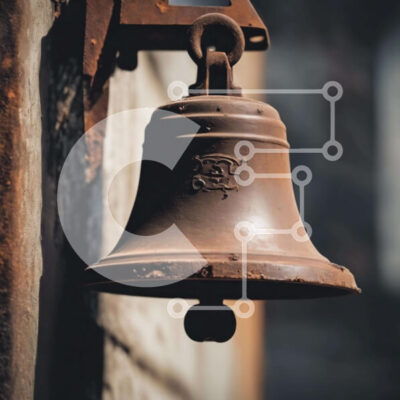 Intra Συλλεκτικό Ξύλινο Παζλ Plywood  4mm - Παλαιό σκουριασμένο κουδούνι στο κτίριο Σε Ξύλινο Κουτί - Διαστάσεις Puzzle: 10x10 cm – 25 κομμάτια - Image 1