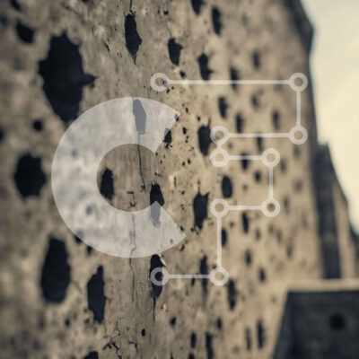 Intra Συλλεκτικό Ξύλινο Παζλ Plywood 4mm - Τείχος από σκυρόδεμα με τρύπες από σφαίρες και πουλί Σε Ξύλινο Κουτί - Διαστάσεις Puzzle: 10x10 cm – 25 κομμάτια - Image 1