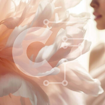 Intra Συλλεκτικό Ξύλινο Παζλ Plywood  4mm - Γυναίκα με τεράστιο ροζ λουλούδι Σε Ξύλινο Κουτί - Διαστάσεις Puzzle: 10x10 cm – 25 κομμάτια - Image 1