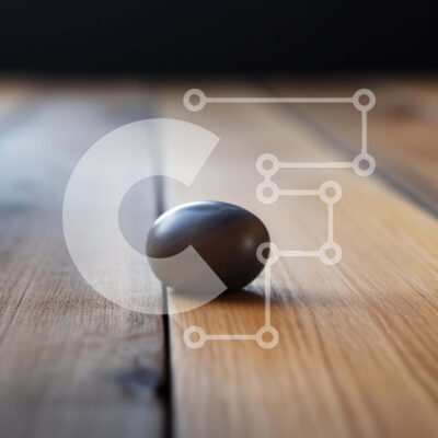 Intra Συλλεκτικό Ξύλινο Παζλ Plywood  4mm - Μικρή πέτρα σε ημιτελές ξύλινο τραπέζι Σε Ξύλινο Κουτί - Διαστάσεις: 10x10 cm – 25 κομμάτια - Image 1