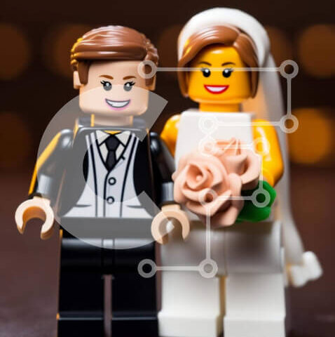 Intra Συλλεκτικό Ξύλινο Παζλ Plywood  4mm - Lego νύφη και γαμπρός με παραδοσιακή ενδυμασία γάμου Σε Ξύλινο Κουτί - Διαστάσεις Puzzle: 10x10 cm – 25 κομμάτια - Image 1