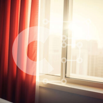 Intra Συλλεκτικό Ξύλινο Παζλ Plywood  4mm - Άνετο υπνοδωμάτιο με θέα στην πόλη Σε Ξύλινο Κουτί - Διαστάσεις Puzzle: 10x10 cm – 25 κομμάτια - Image 1