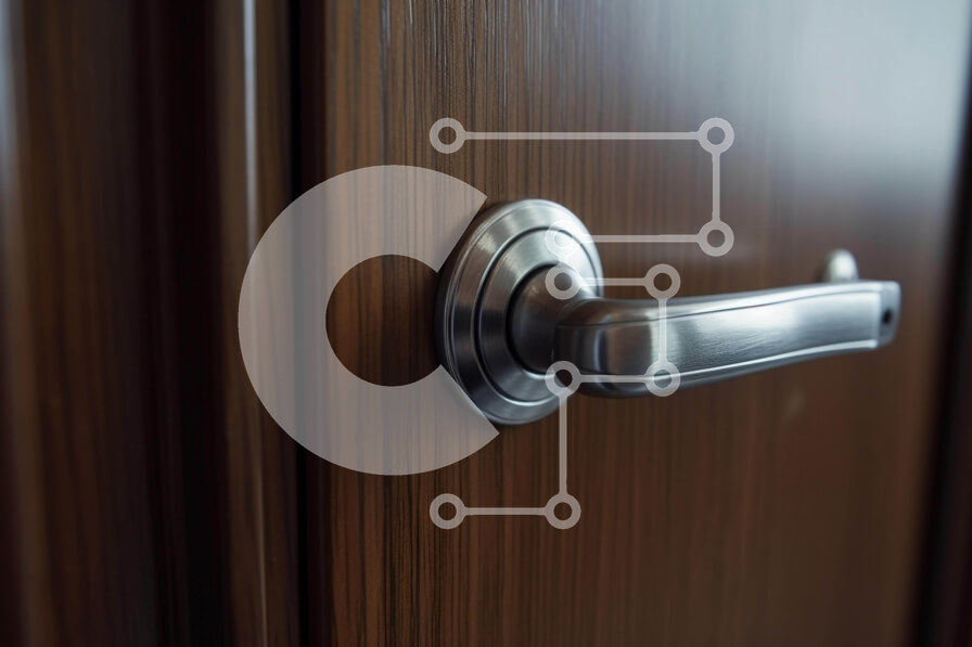 Intra Συλλεκτικό Ξύλινο Παζλ Plywood  4mm - Κοντινό πλάνο της μεταλλικής λαβής πόρτας Σε Ξύλινο Κουτί - Διαστάσεις Puzzle: 10x10 cm – 25 κομμάτια